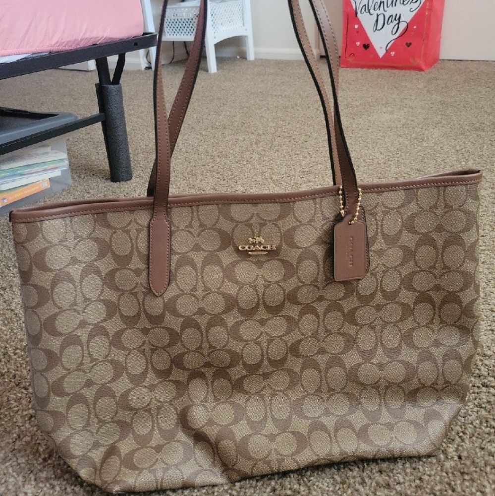 Coach City Tote in Brown